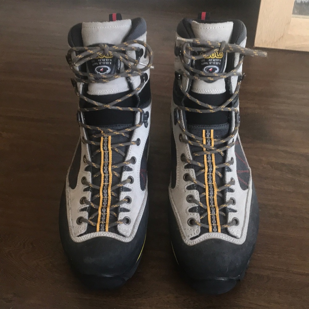 Men’s Asolo mountaineering boots US size 10